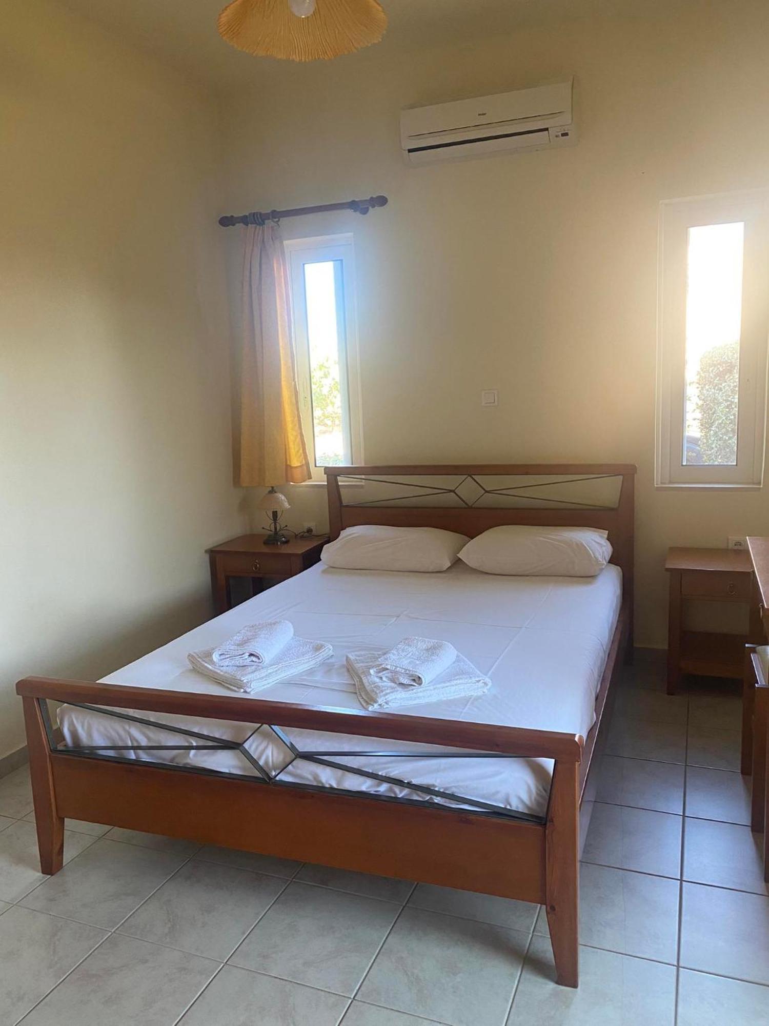 Kioni Villas Frangocastelo ภายนอก รูปภาพ