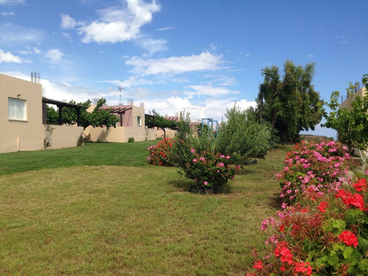 Kioni Villas Frangocastelo ภายนอก รูปภาพ